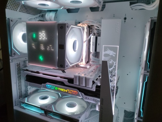 新PCの内部